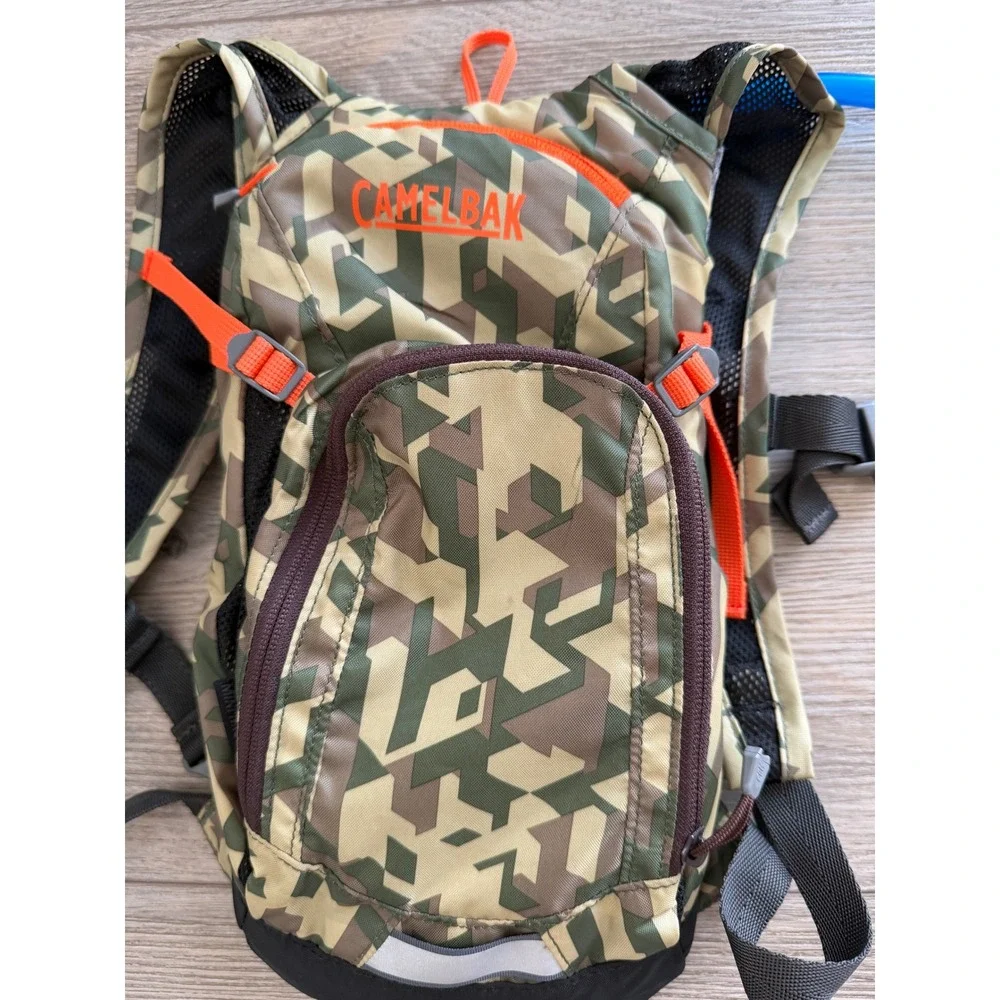 CamelBak Mini MULE Kids Hydration Pack Backpack Camo Orange Geometric Hiking